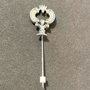 Silver tone stick pin vintage dainty costume intricate brooch
